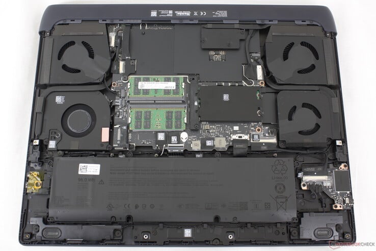 Parte interna do Alienware 18 Area-51