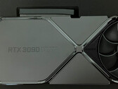 A NVIDIA teria distinguido a RTX 3090 SUPER com um design totalmente preto. (Fonte da imagem: @KittyYYuko)