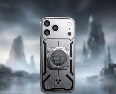 O telefone possui um contador Geiger-Müller SIG-RM1208 totalmente funcional integrado na parte traseira para monitorar os níveis de radiação em tempo real.