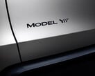 O logotipo do Model Y L dá a entender que há três fileiras de assentos. (Fonte da imagem: Tesla)