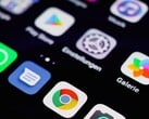 Android smartphone com gaveta de aplicativos e ícone de configurações