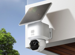 A Anker Eufy SoloCam E42 (foto) pode gravar continuamente se for alimentada por cabo e suporta carregamento solar com o painel SolarPlus 2.0 destacável da Eufy. (Fonte da imagem: Amazon/Anker)