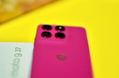 O chassi do Moto G37 é elegante, mas a qualidade de fabricação não é perfeita.