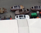 A Tesla tem algumas estruturas intrigantes de carrocerias de veículos novos espalhadas pela fábrica de Fremont. (Fonte da imagem: TslaChan/X)