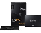 Unidade de estado sólido Samsung 870 EVO SATA de 2,5 polegadas na foto ao lado da embalagem de varejo (Fonte da imagem: Samsung)