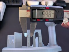 Medição da faceta de 6 mm usando um compasso de calibre vernier