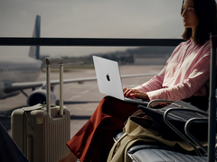 A duração da bateria do novo MacBook Pro de 14 polegadas (foto) é de até 24 horas, segundo o site Apple. (Fonte da imagem: Apple - editado)