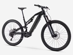 A nova e-bike preta Decathlon E-FEEL 900 S