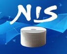Logotipo da NIS America exibido acima de discos PS5 em branco