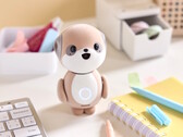 O robô de bate-papo Sharp Poketomo é um companheiro diário de IA que conhece o senhor e responde com conversas personalizadas. (Fonte da imagem: Sharp)