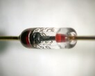 Close-up do diodo de silicone (Fonte: Wikipedia)