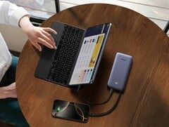 O Ugreen Nexode Power Bank 45W (foto) está disponível na Amazon na Europa. (Fonte da imagem: Ugreen via Amazon)