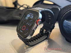 O Huawei Watch Fit 4 Pro custa 279 euros na UE. Na foto: o smartwatch em preto. (Fonte da imagem: Notebookcheck)