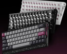 Teclado para jogos Iqunix EV63 Hall effect em preto, preto com teclas transparentes e branco com teclas transparentes.