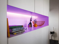 O Philips Hue Solo Lightstrip 5m parece ser mais barato do que o antigo Lightstrip Plus (acima). (Fonte da imagem: Philips Hue)