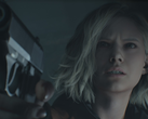 Uma captura de tela da protagonista de Resident Evil Reqiuem, Grace Ashcroft, segurando uma arma