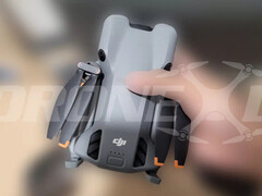 Espera-se que o DJI Mini 5 Pro pese menos de 250 g, apesar de seus vários rumores de atualizações de hardware. (Fonte da imagem: via DroneXL)