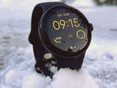 O Pixel Watch 2 recebe uma nova atualização. (Fonte da imagem: Benedikt Winkel)