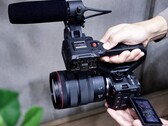 A Canon EOS C50 reúne um sensor full-frame e recursos de vídeo em um corpo compacto. (Fonte da imagem: Canon)