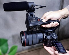 A Canon EOS C50 reúne um sensor full-frame e recursos de vídeo em um corpo compacto. (Fonte da imagem: Canon)