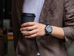 A Casio lançou os relógios da série MTG-B4000 (MTG-B4000B-1A2 na foto) na Europa. (Fonte da imagem: Casio)