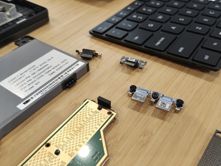 Algumas das CRUs do ThinkPad T14 Gen 7.