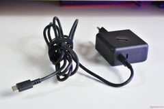 O carregador USB-C de parede do Lenovo ThinkPad X9-15p Gen 1 Aura Edition