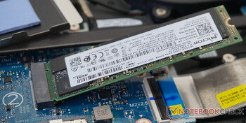 Espaço para um segundo SSD também com resfriamento incluído