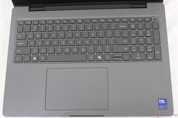 O layout das teclas é quase idêntico ao do teclado do Precision 7680