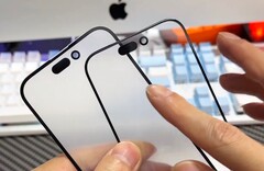 O iPhone 15 Pro Max tem a fama de oferecer as mais finas luneiras de toda a série iPhone 15. (Fonte de imagem: Bilibili)