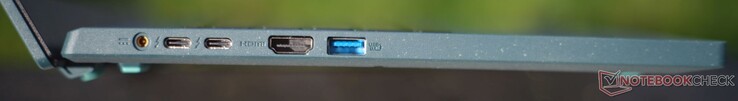 Esquerda: Porta de carregamento, 2x Thunderbolt 4, HDMI 2.1, USB-A 3.2 Gen1