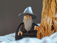 Uma imagem mostrando uma estatueta LEGO de Gandalf. (Fonte da imagem: aitoff - Pixabay)