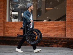 A e-bike ADO Air Carbon é um novo modelo leve e dobrável. (Fonte da imagem: Indiegogo)