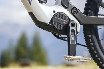 É utilizado o potente motor M2S da Avinox