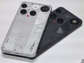 O Nothing Phone (3) virá em duas cores: preto e branco (Fonte da imagem: Notebookcheck)
