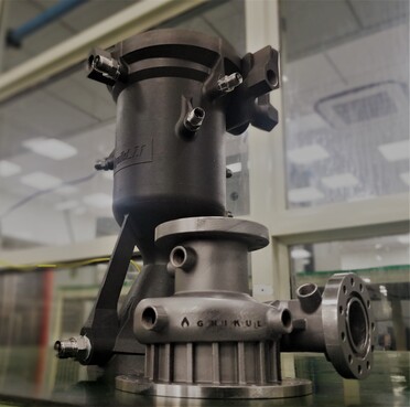 O motor de foguete impresso em 3D e a bomba LOX (Fonte da imagem: Agnikul)