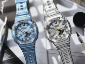 A série Casio Manga GA-2100MNG apresenta dois relógios, um na cor azul e outro na cor branca. (Fonte da imagem: Casio)