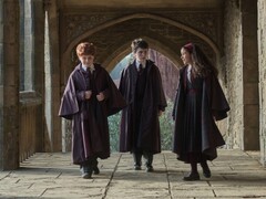 Segundo informações, Dominic McLaughlin, Arabella Stanton e Alastair Stout receberão um total de £500.000 pela primeira temporada da série Harry Potter da HBO.