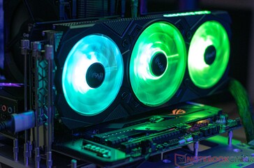 O KFA2 GeForce RTX 4070 EX Gamer durante o teste de emissão de ruído