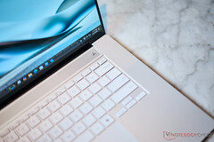 Alto-falantes do Asus ZenBook S16 (imagem via Notebookcheck)