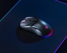 Mouse para jogos Razer Cobra HyperSpeed com iluminação RGB underglow. (Fonte da imagem: Razer)