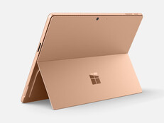 O Surface Pro 12 na cor Dune.