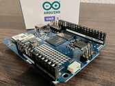 O Arduino UNO Q é basicamente um Raspberry Pi com genes Arduino (Fonte da imagem: Notebookcheck)