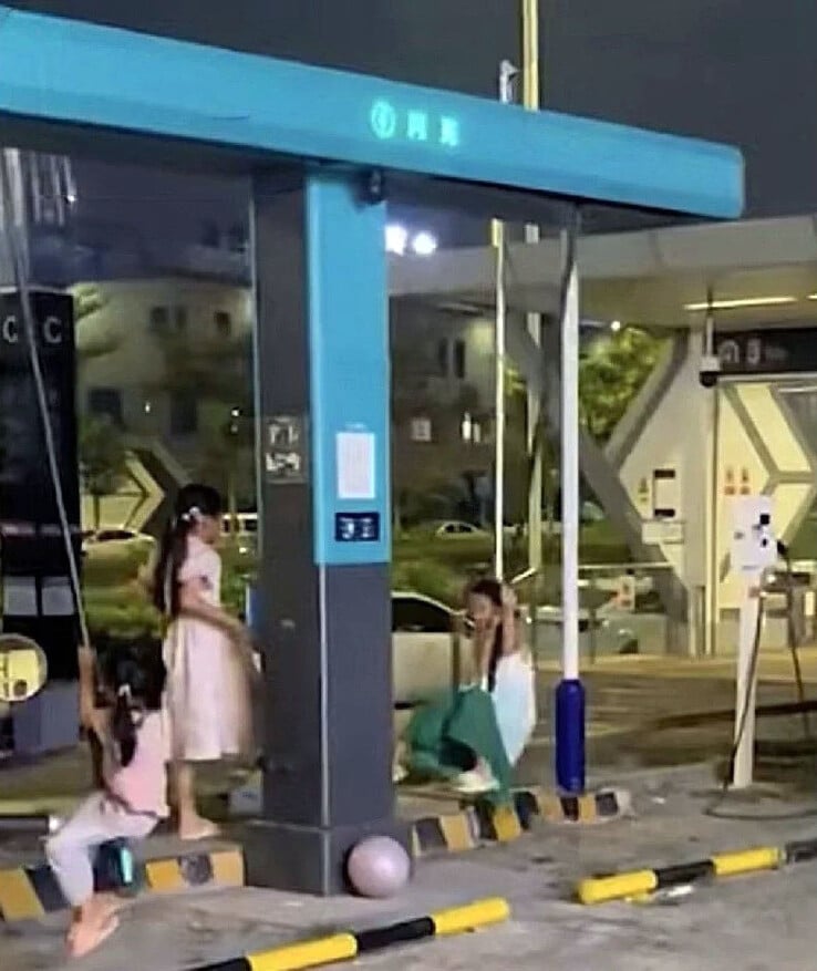 Carregador BYD de 1,5 MW usado como balanço