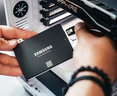 Um modder está transformando SSDs um pouco mais antigos em cartuchos de videogame.