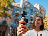 O Osmo Pocket 4, visto em imagens práticas de marketing de Barcelona.