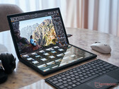 O Zenbook 17 Fold combina uma tela OLED de alta resolução com processadores Intel série Alder Lake-U. (Fonte de imagem: ASUS)