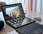 O Zenbook 17 Fold combina uma tela OLED de alta resolução com processadores Intel série Alder Lake-U. (Fonte de imagem: ASUS)