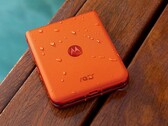 O Razr 50 tem certificação IPx8 e pode ser configurado com até 512 GB de armazenamento na China. (Fonte da imagem: Motorola)