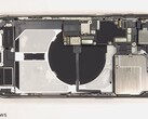 O iPhone 14 Pro Max não é assim tão fácil de reparar. (Fonte de imagem: PBKreviews)